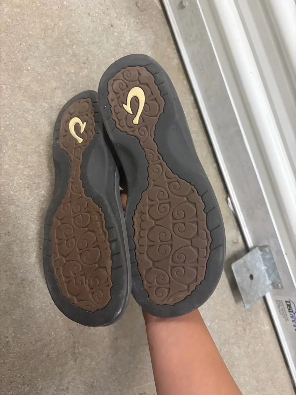 OluKai Men's Brown and Dark Brown Flip-Flop Sandals